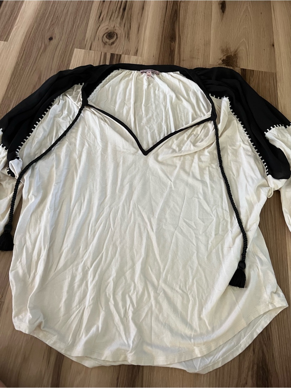 JUICY COUTURE - RARE Black/Cream Vintage Boho Tie Front 3/4 Sleeve Blouse Top M